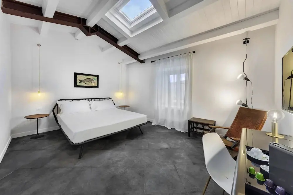 Double Junior Suite (full double bed)