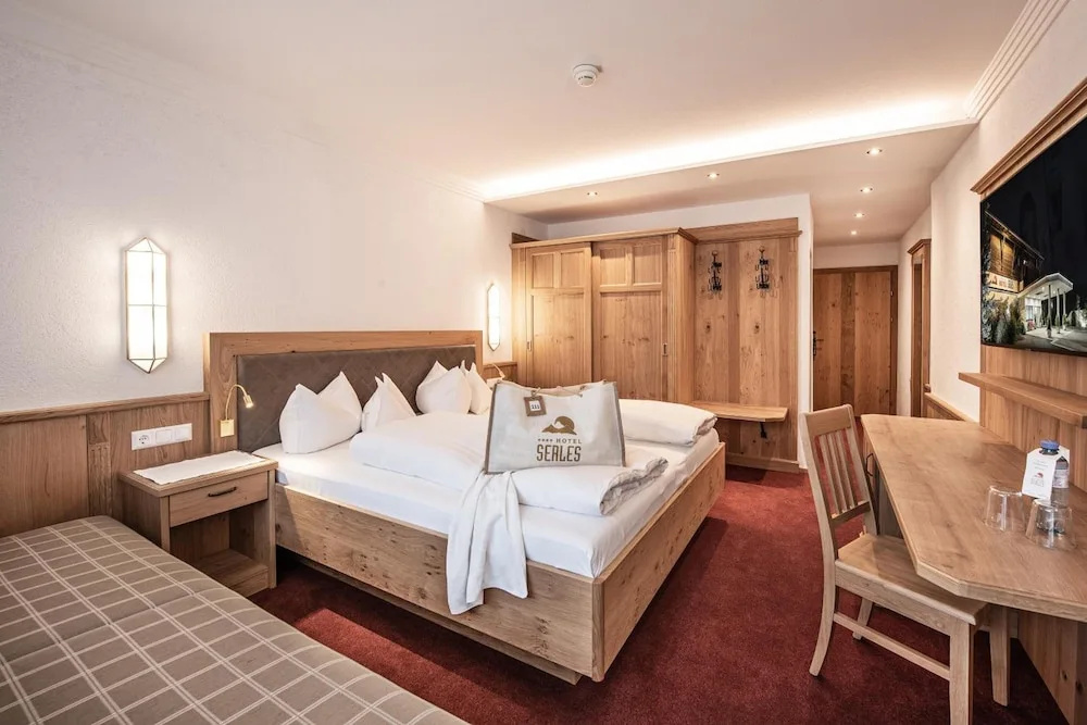 Standard Double room with balcony (full double bed)