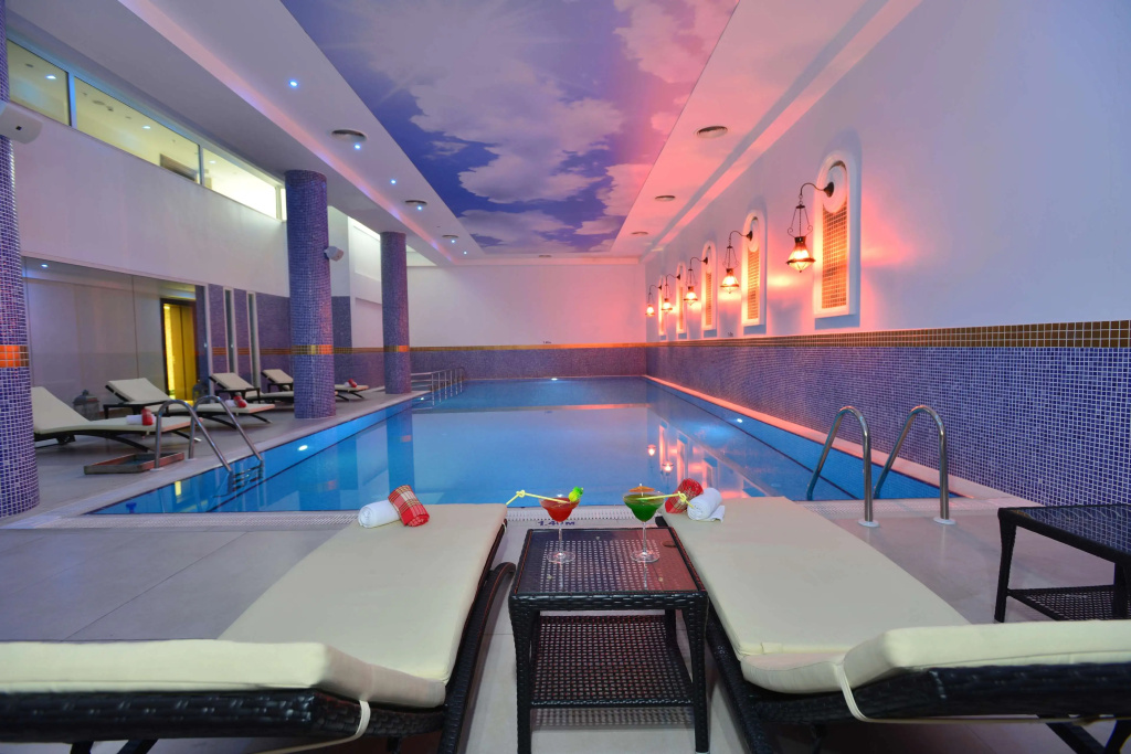 Wellborn Luxury Hotel - 4