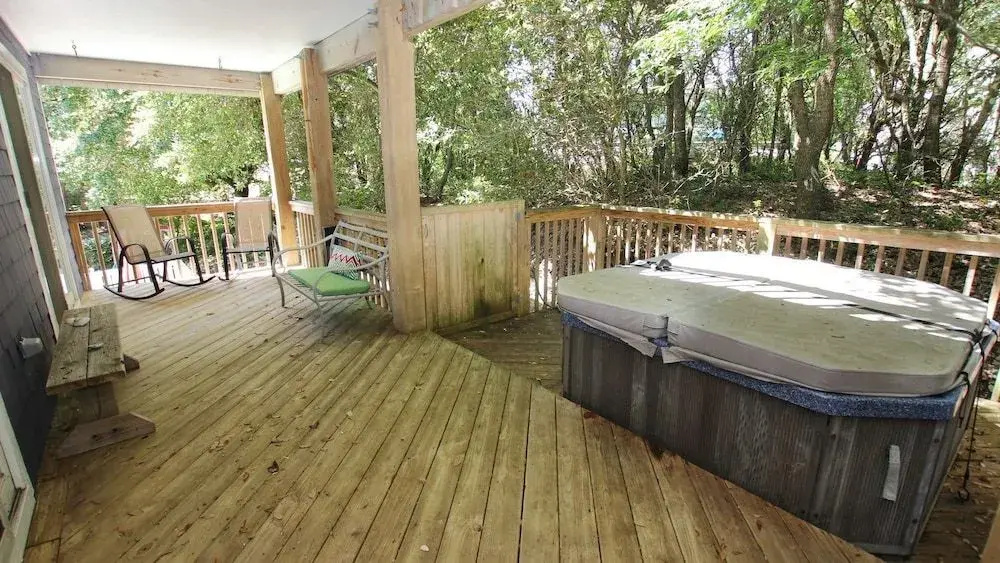 Sideways - 4 Br home by RedAwning