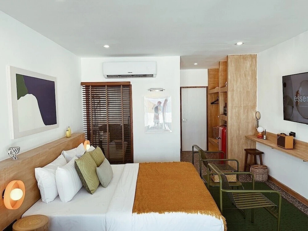 Отель Rimtalay Resort Koh Larn в Паттайе