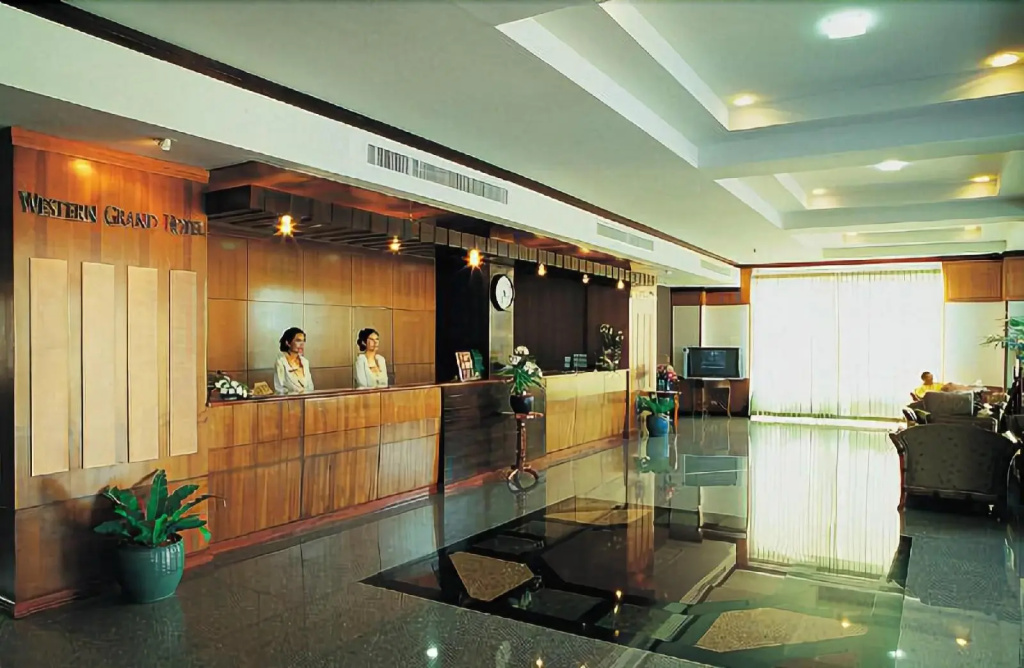 Lobby & Reception