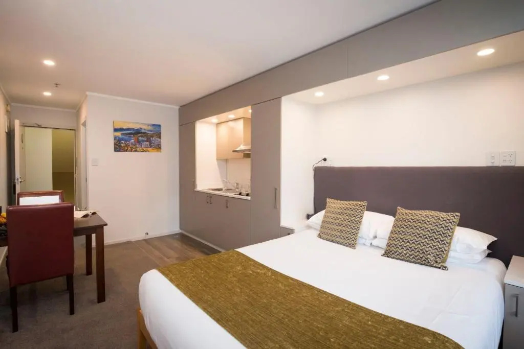 Double Studio (full double bed)