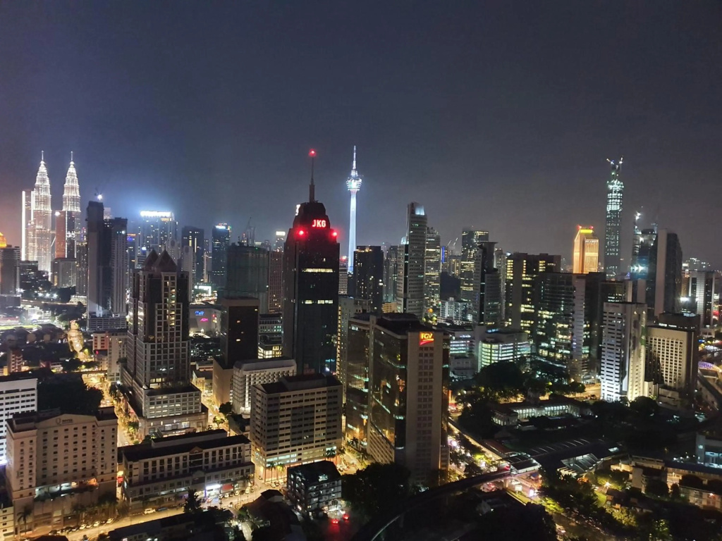 Regalia Residence KLCC View by ILuxHome