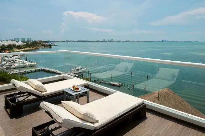 Real Inn Cancún - Chambres