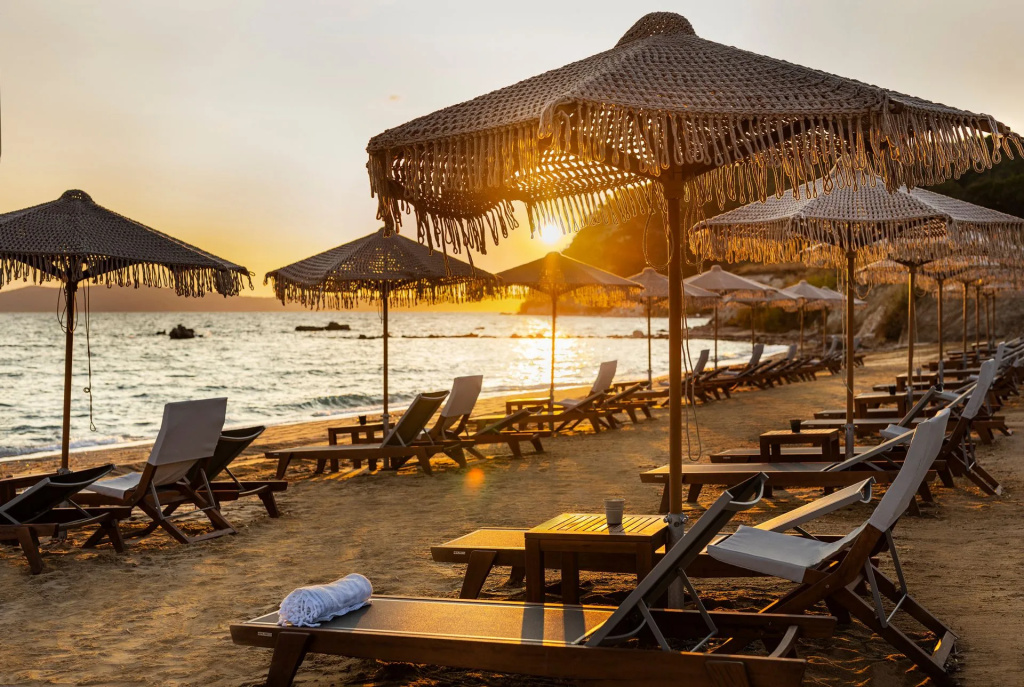 Beach & Waterfront