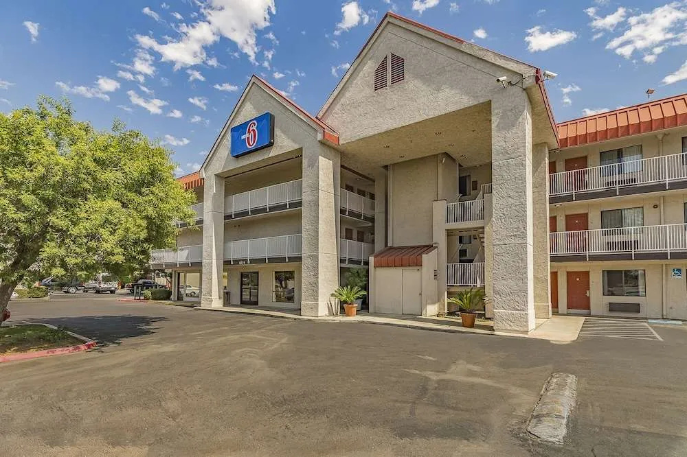 Studio 6 Fresno, CA - Extended Stay