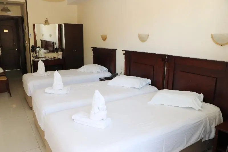 Hotel Kosta Famissi - Chambres