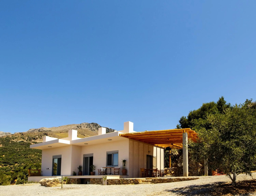 Almond Cottage with a sea view above Plakias