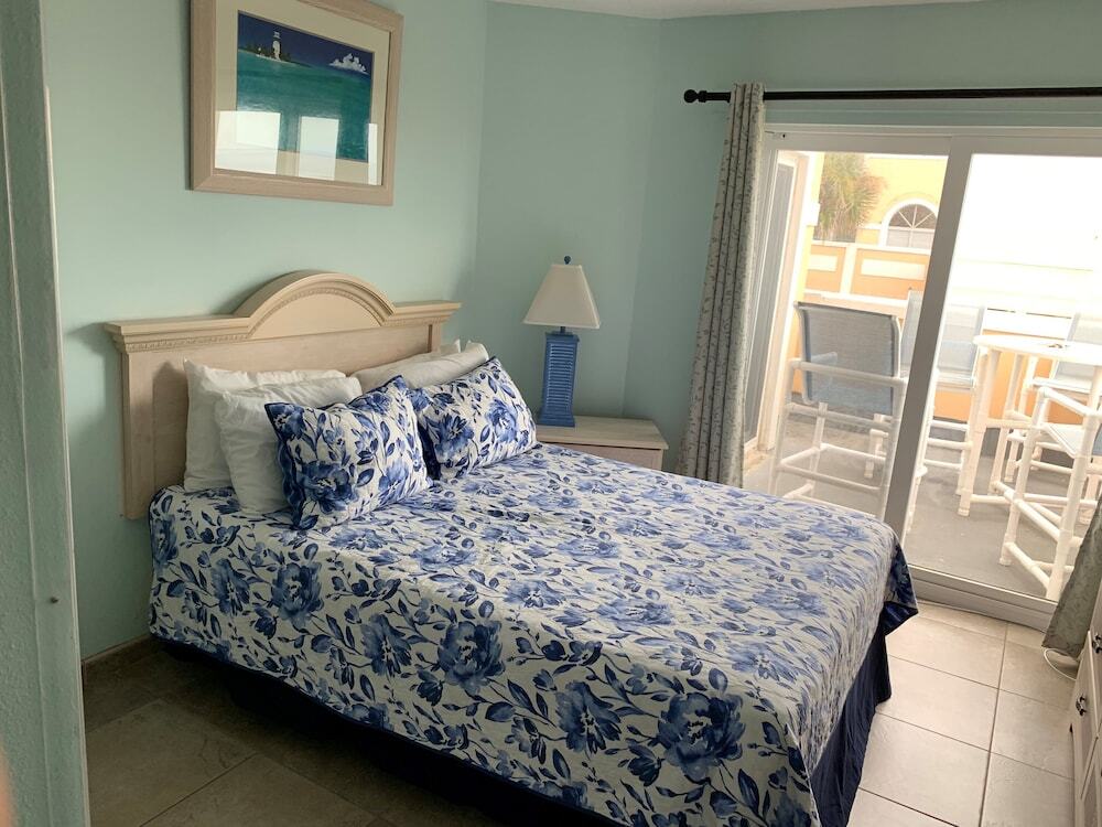 Royal Mansions Resort by null