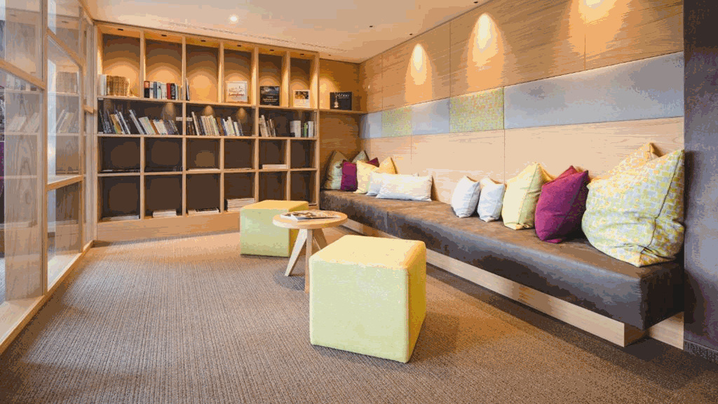 Lobby & Reception