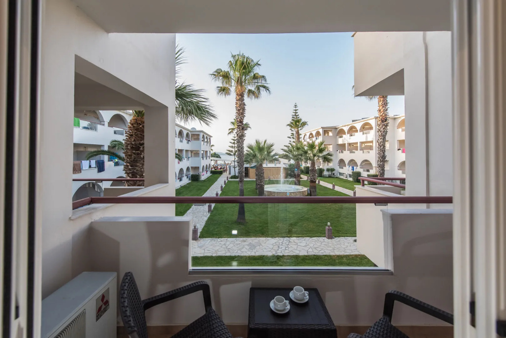 Balcony & Terrace