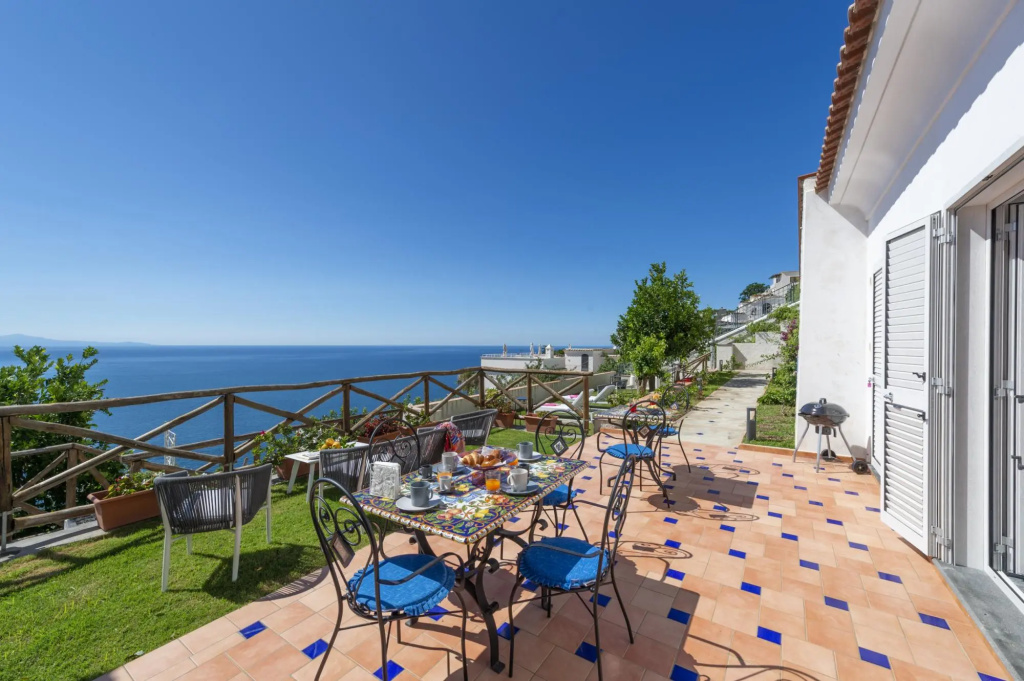 Villa Euriclea - Mediterranean Elegance in the Heart of Praiano