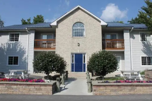 Put-in-Bay Poolview Condo #5