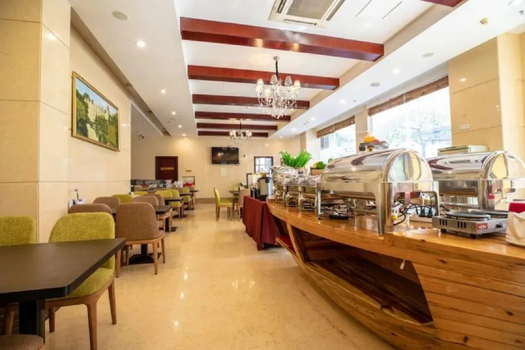 Food & Beverage