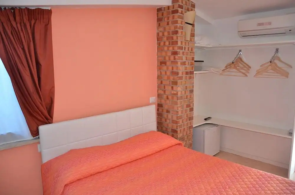 Deluxe Double room with pool view (full double bed)