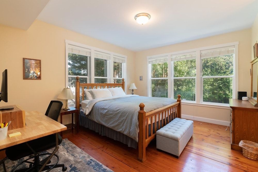 Pacific Star 4 Br home by RedAwning — 5