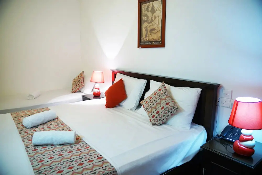 Standard Triple room