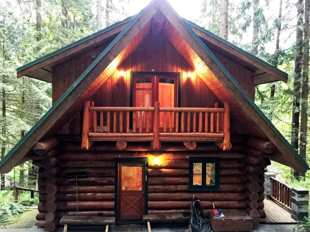 Snowline Cabin 47 - A Rustic Vacation Home With Modern Charm a hot tub and Wifi