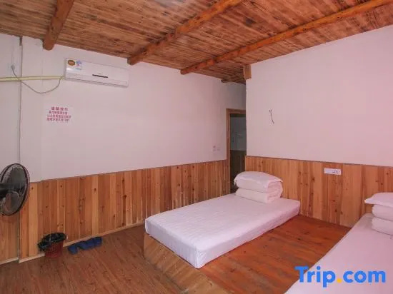 Standard Double room with balcony (full double bed)