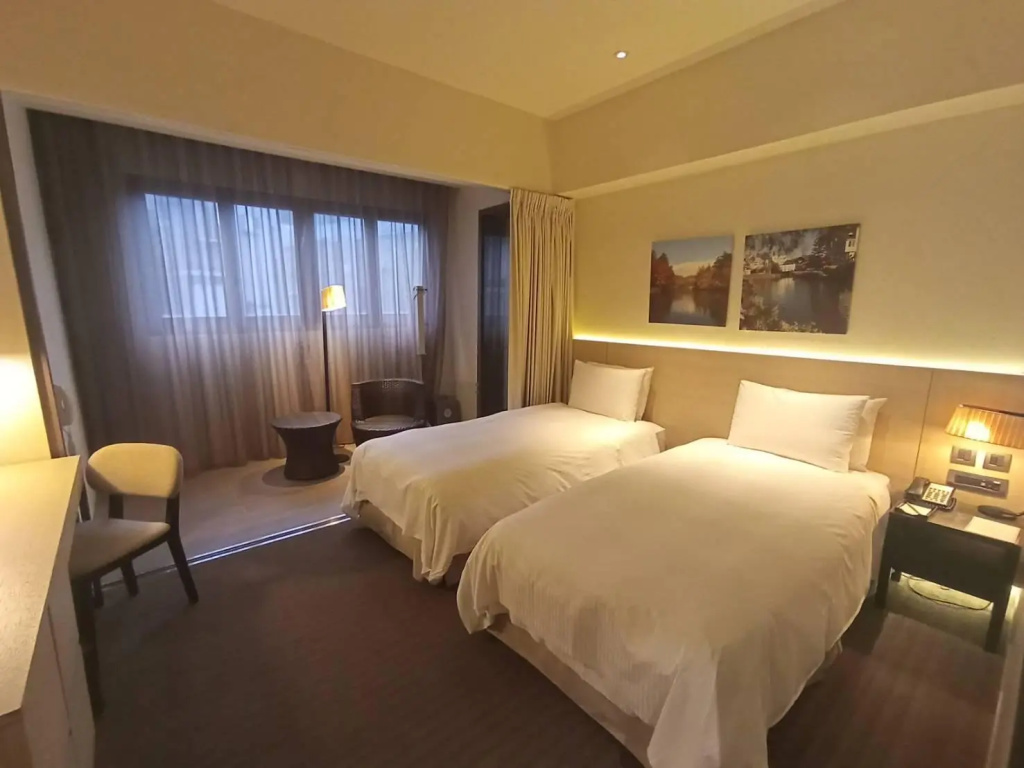Deluxe Double room with balcony (twin beds)
