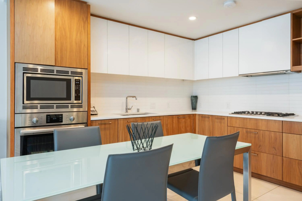 Level Furnished Living - Général