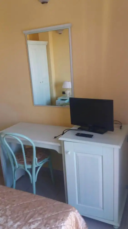 Economy room