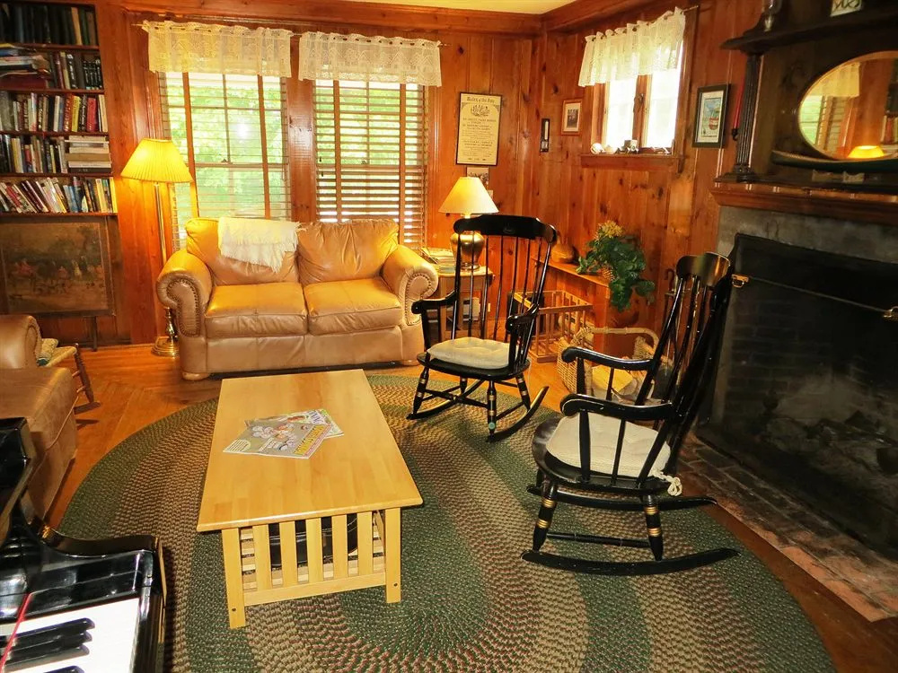 Cranmore Mountain Lodge Bed & Breakfast - фото 2