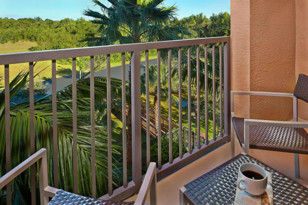 Standard Double room with balcony (full double bed)