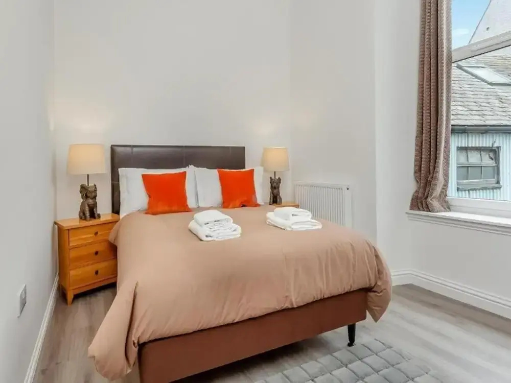 Family - Central - Parking - Wifi - Sleeps 4