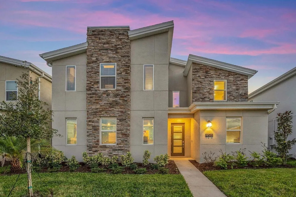 Super fun Spacious Family Home With top Amenities Pool/spa Sleeps 24