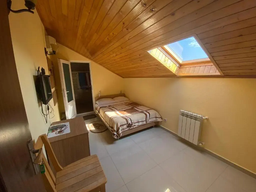 Standard Double Attic room (full double bed)