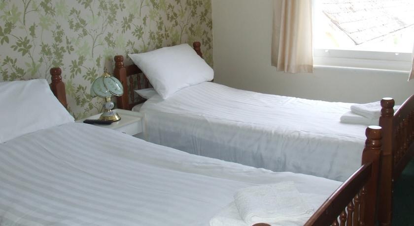 Torrs Hotel