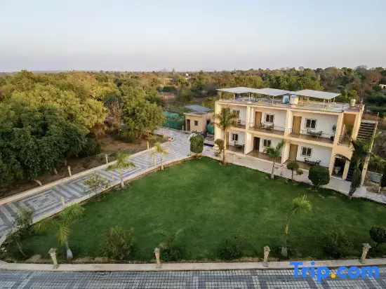 Radsum- Luxury Farmhouse & Resort