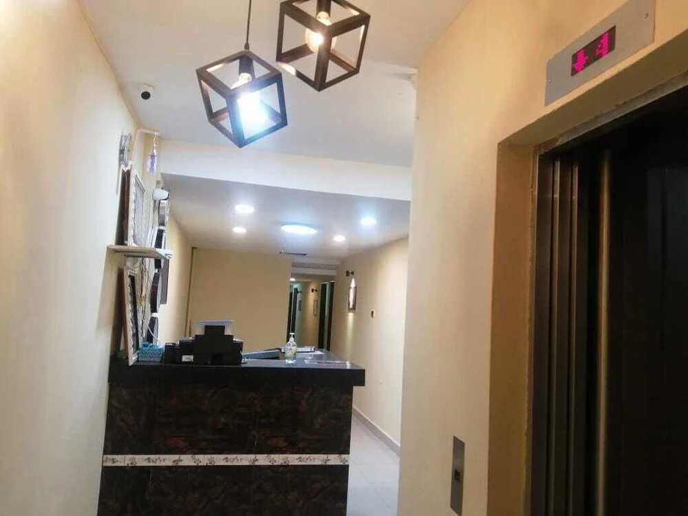 Lobby & Reception
