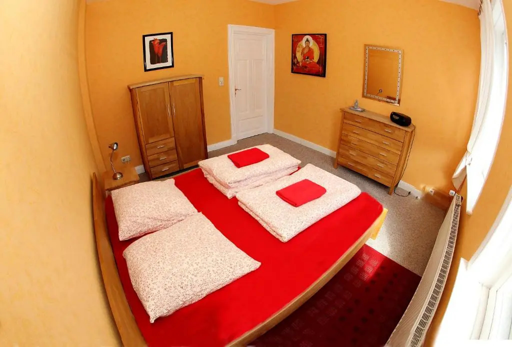 2 Bedrooms Apartment