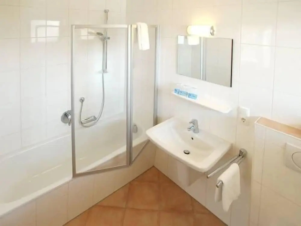 1 Bedroom Standard Family room with balcony and with mountain view