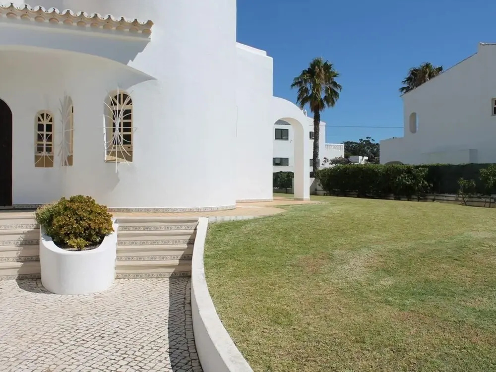 Nora GM in Albufeira