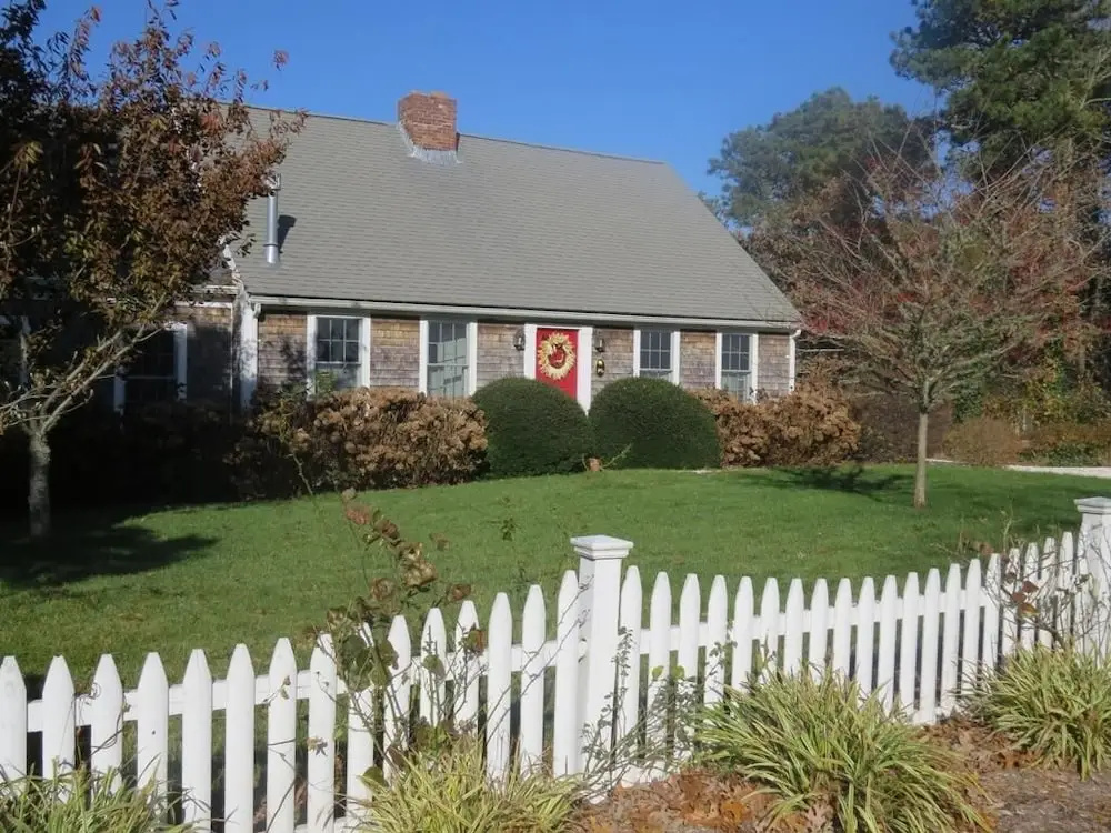 76 Indian Hill Road North - Three Bedroom House