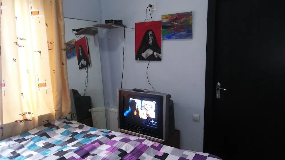 Standard Double room with city view (full double bed)