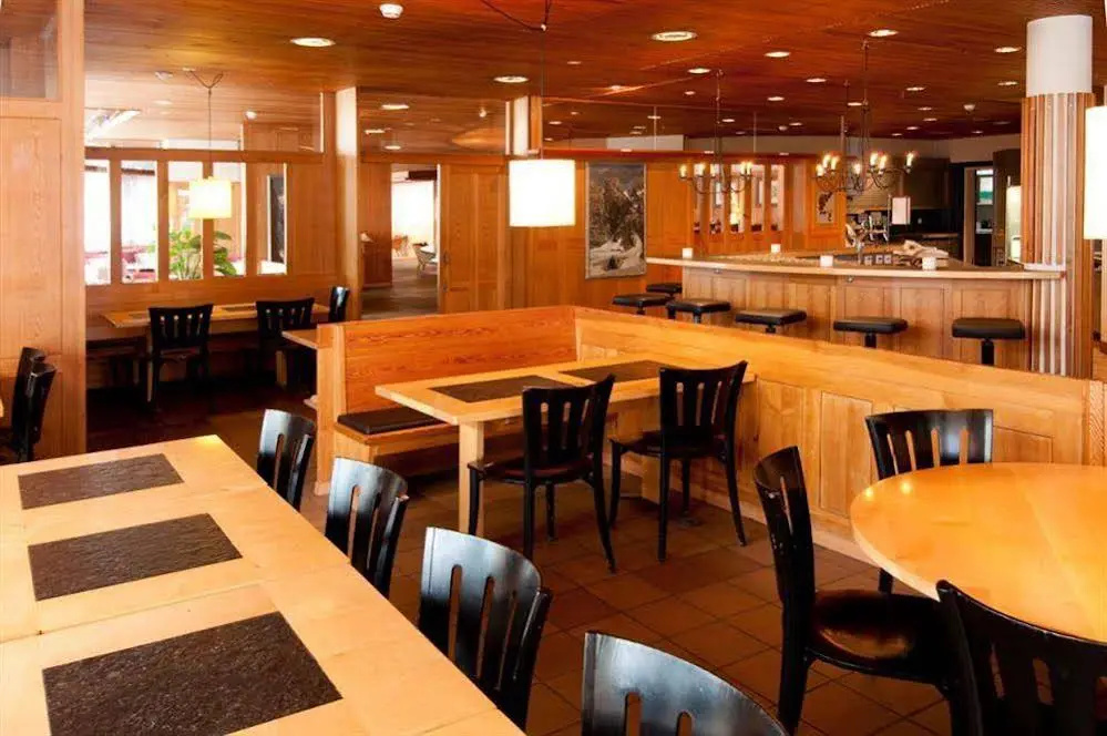 Food & Beverage