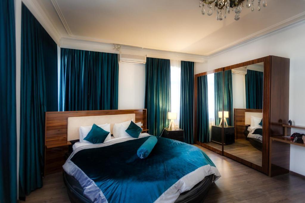 Двухместный номер Deluxe двуспальная кровать в Royal Palace Hotel Baku