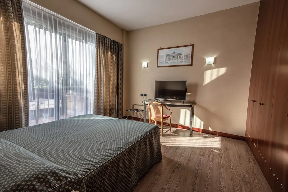 Standard Triple room with balcony