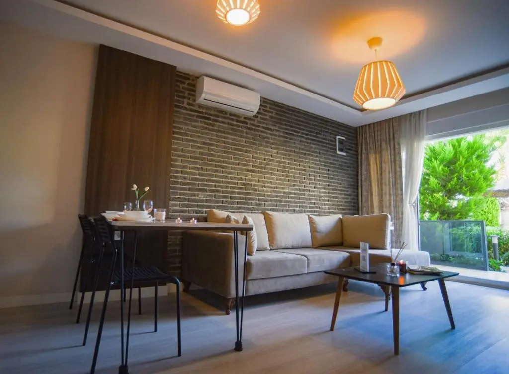3 Bedrooms Cottage