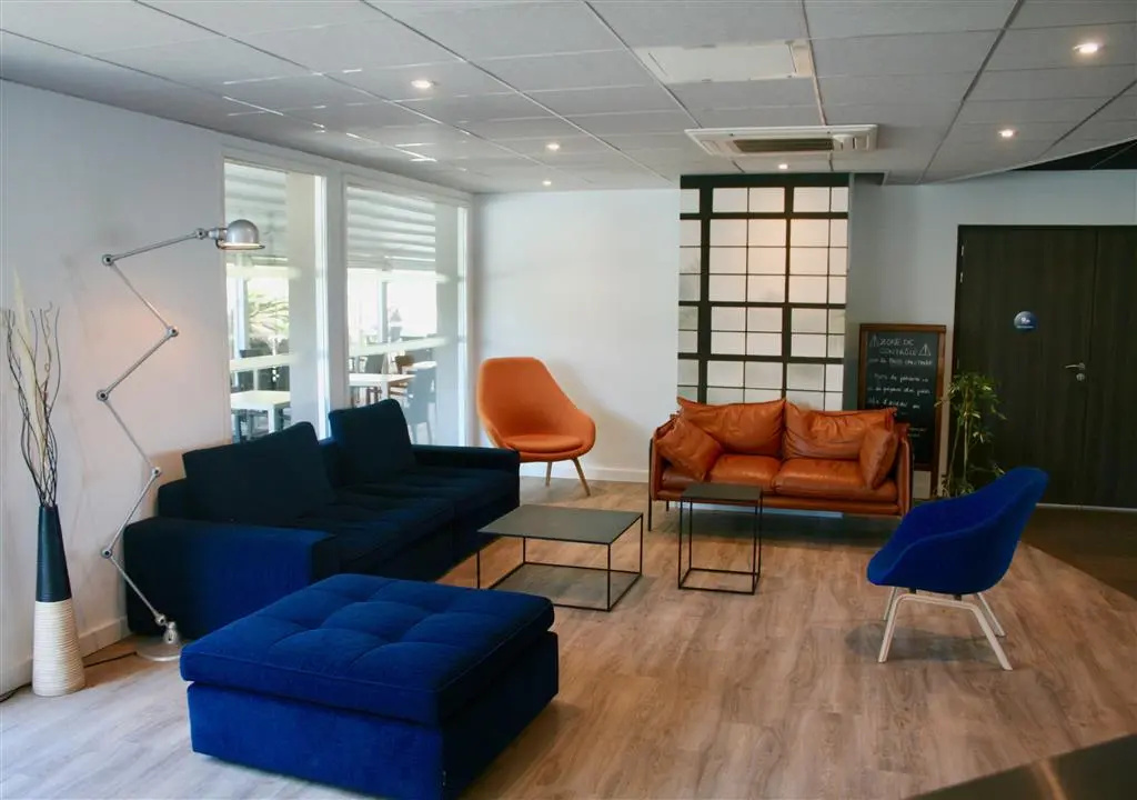 Lobby & Reception