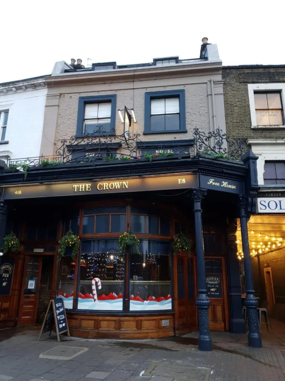 The Crown Pub & Guesthouse — фото