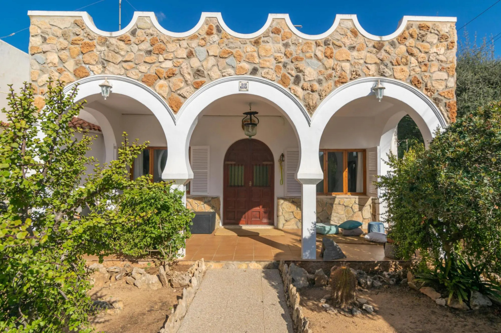 SOL I VENT - Chalet for 8 people in Cala Llombards. Free WiFi