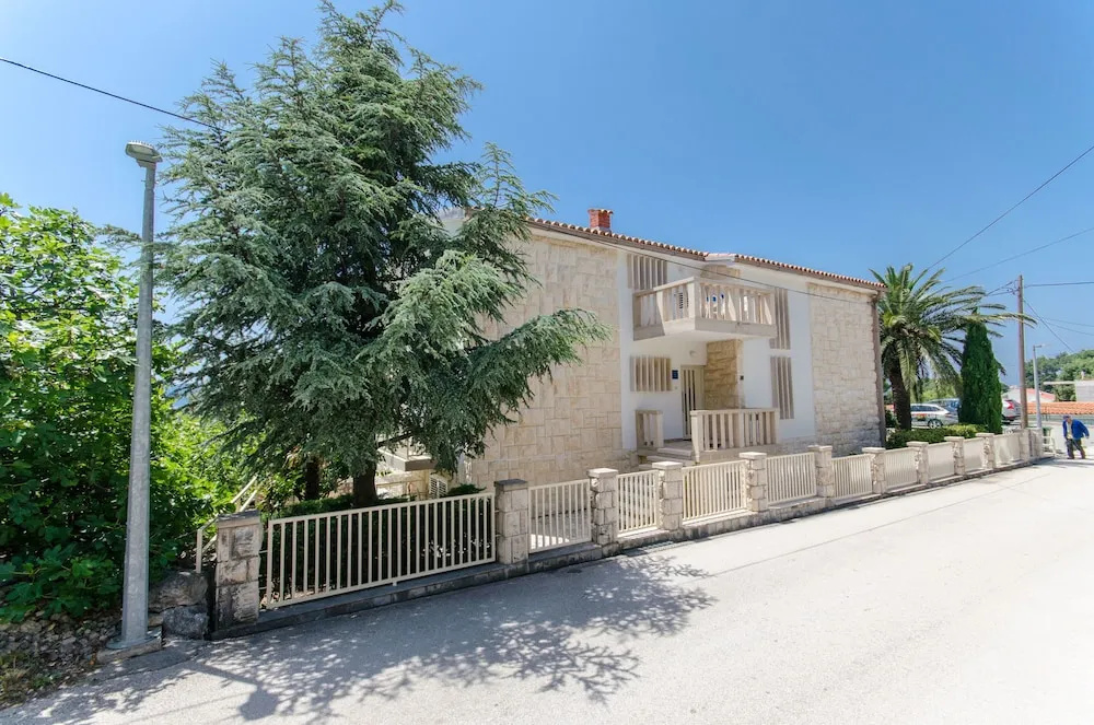 Apartments Pero