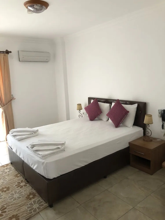Standard Double room with balcony (full double bed)