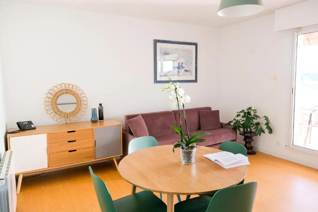 1 Bedroom Apartment
